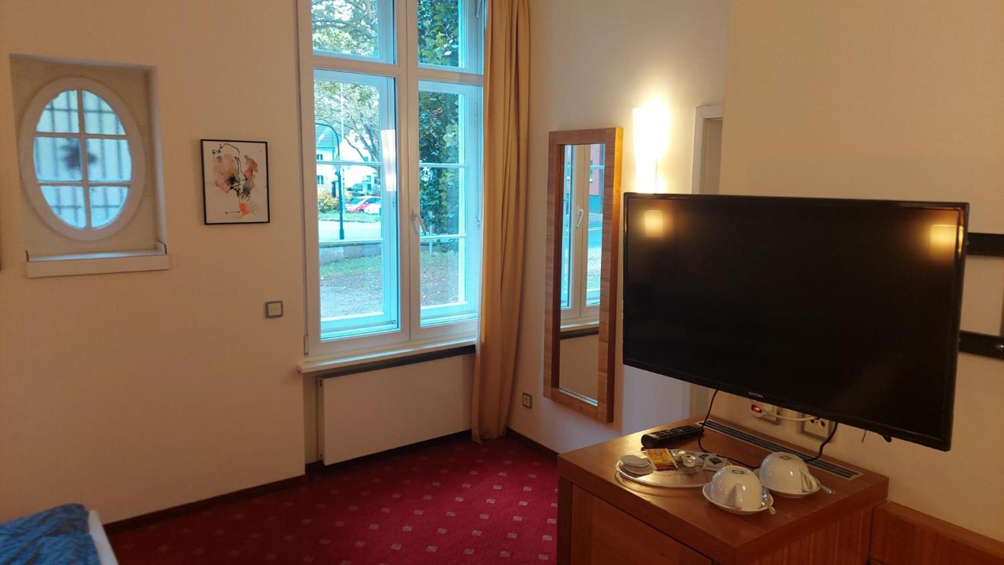 Die Villa, Zimmer 26, Dz เลเวอร์คูเซน ภายนอก รูปภาพ
