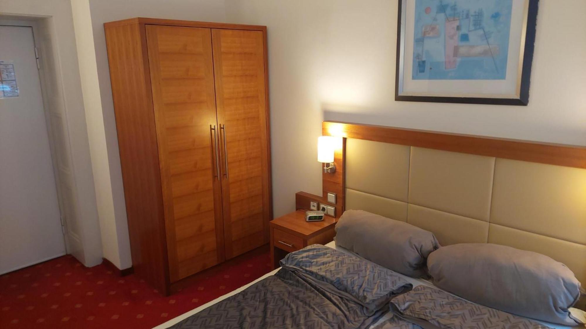 Die Villa, Zimmer 26, Dz เลเวอร์คูเซน ภายนอก รูปภาพ