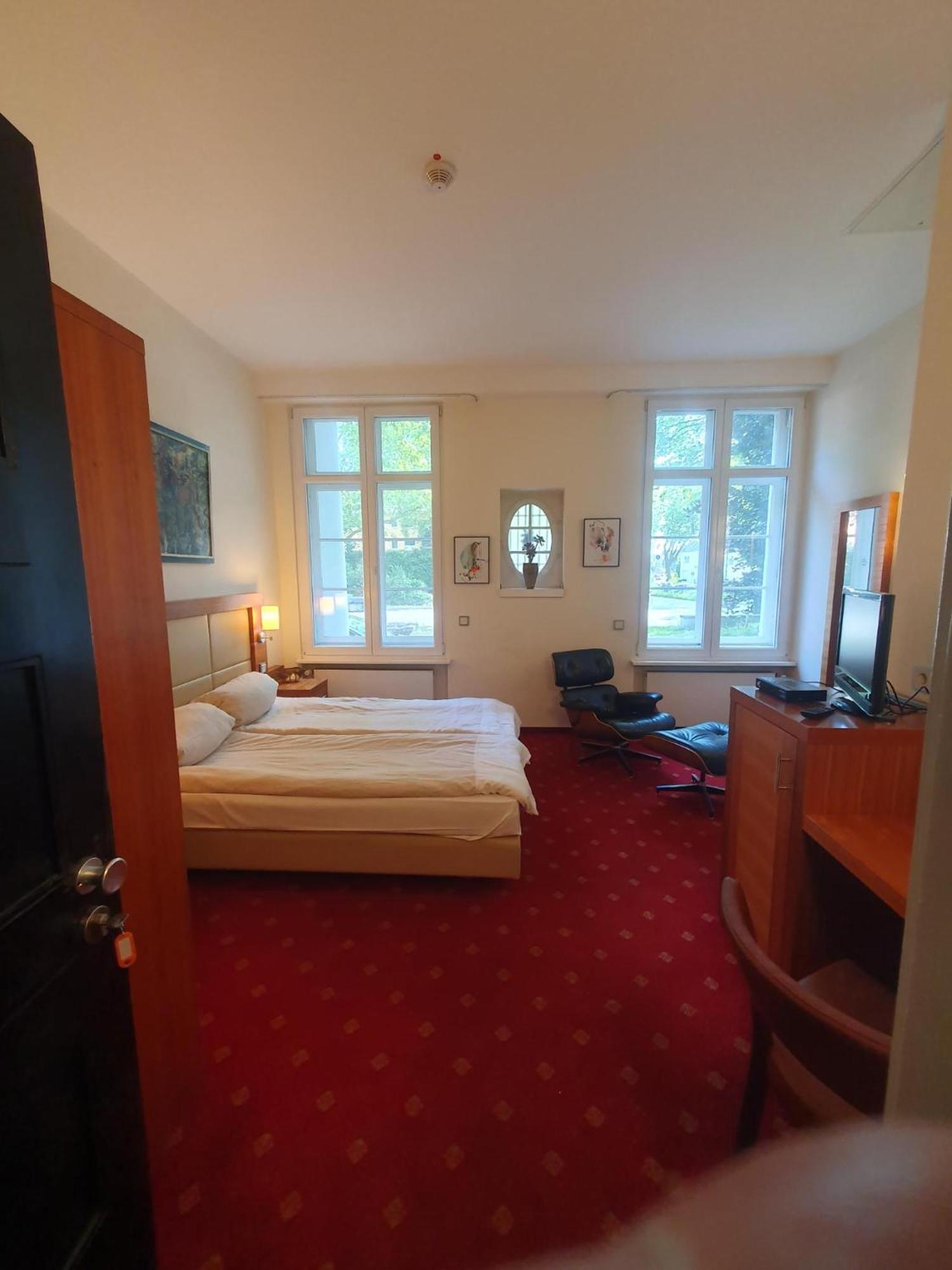 Die Villa, Zimmer 26, Dz เลเวอร์คูเซน ภายนอก รูปภาพ